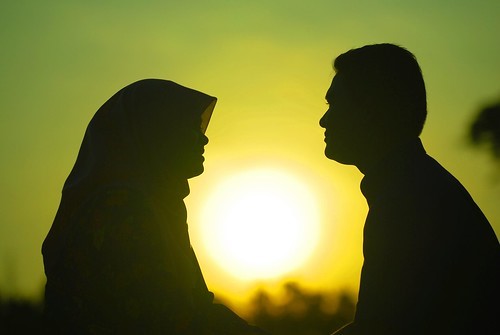 Vai Contra a Modéstia da Muçulmana Oferecer-se em Casamento?